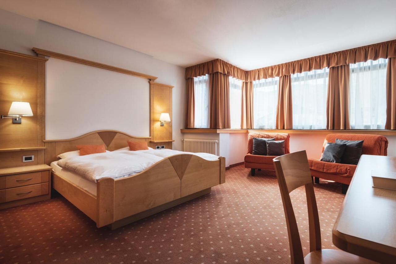 Berghotel Majarei Сан-Віджиліо-ді-Мареббе Екстер'єр фото