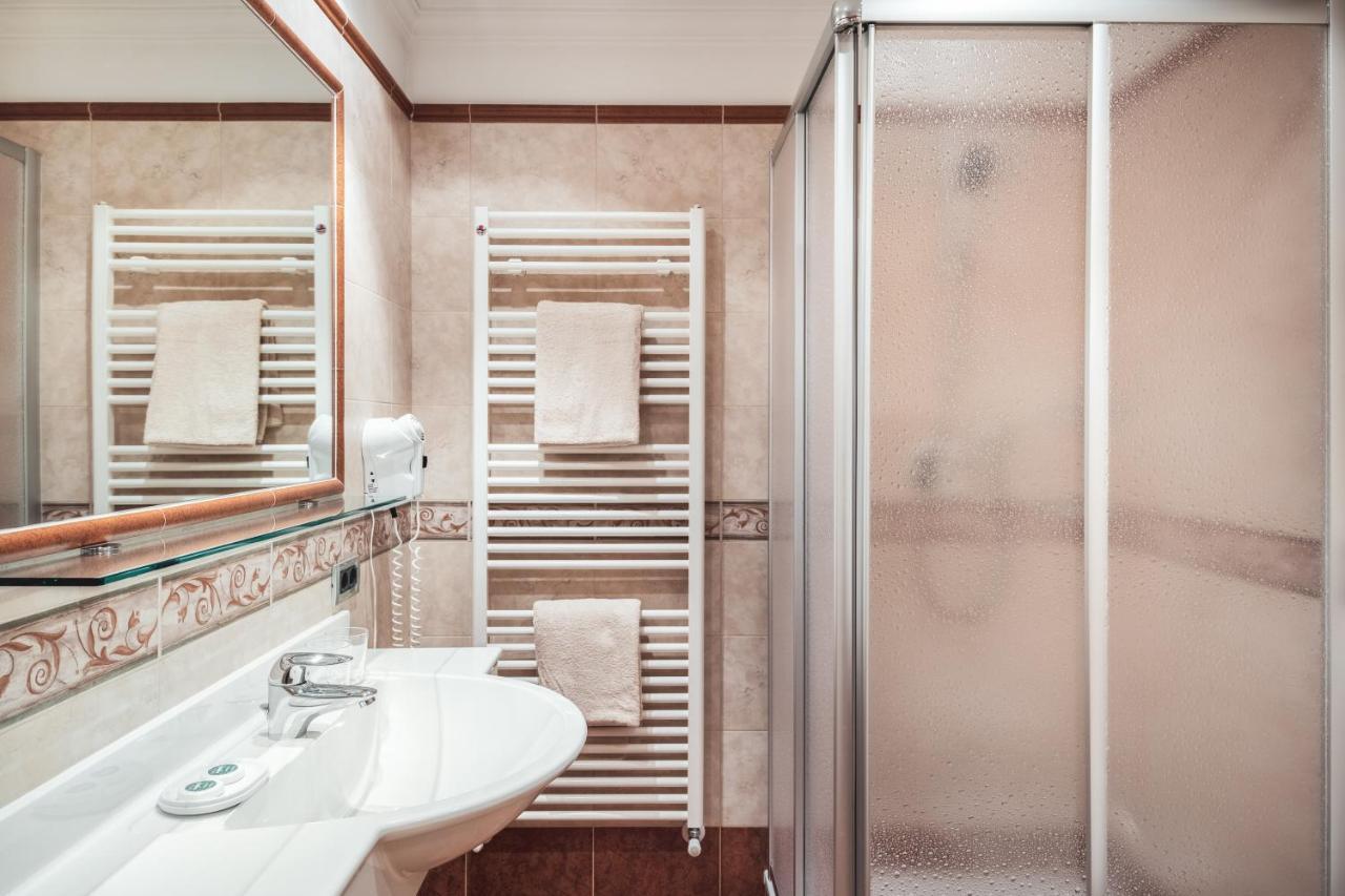 Berghotel Majarei Сан-Віджиліо-ді-Мареббе Екстер'єр фото